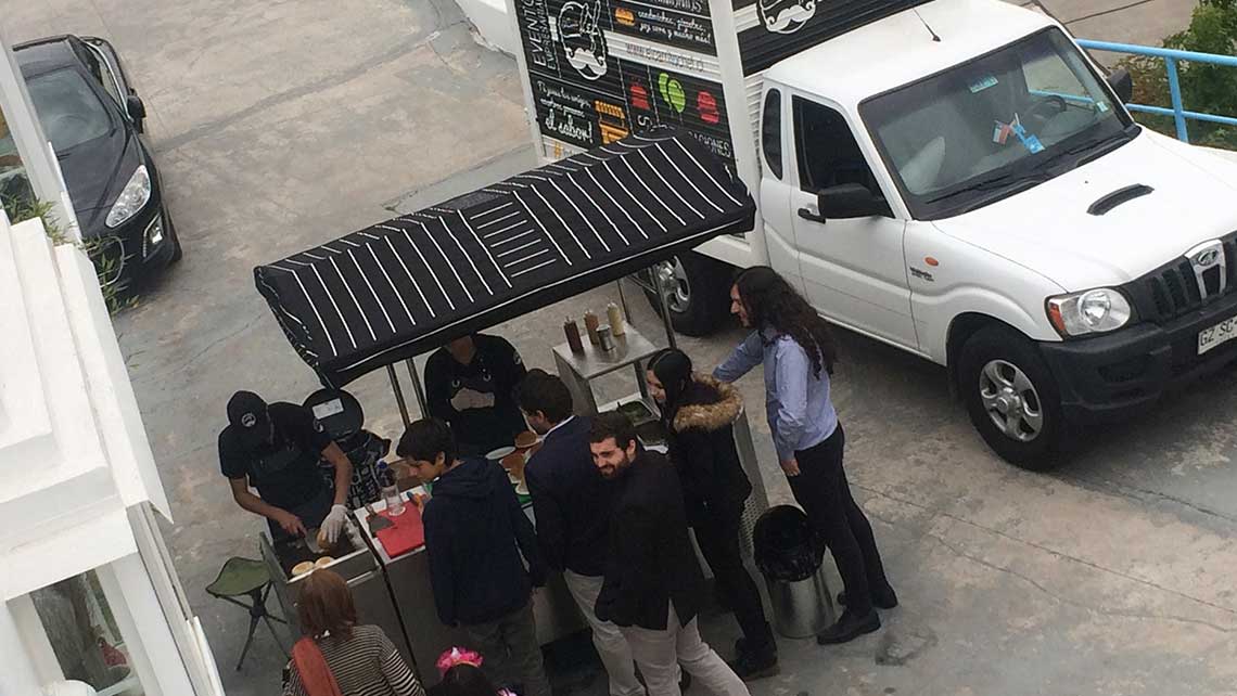 carrito de comida y hamburguesas y lomitos para fiesta, aniversario cumpleaños, matrimonios y eventos